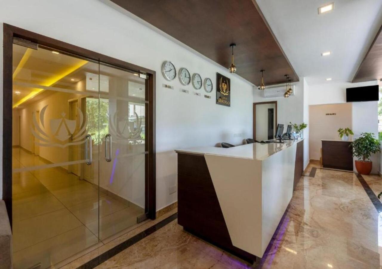 Airport Avenue Plaza Hotel Nedumbassery Exterior photo