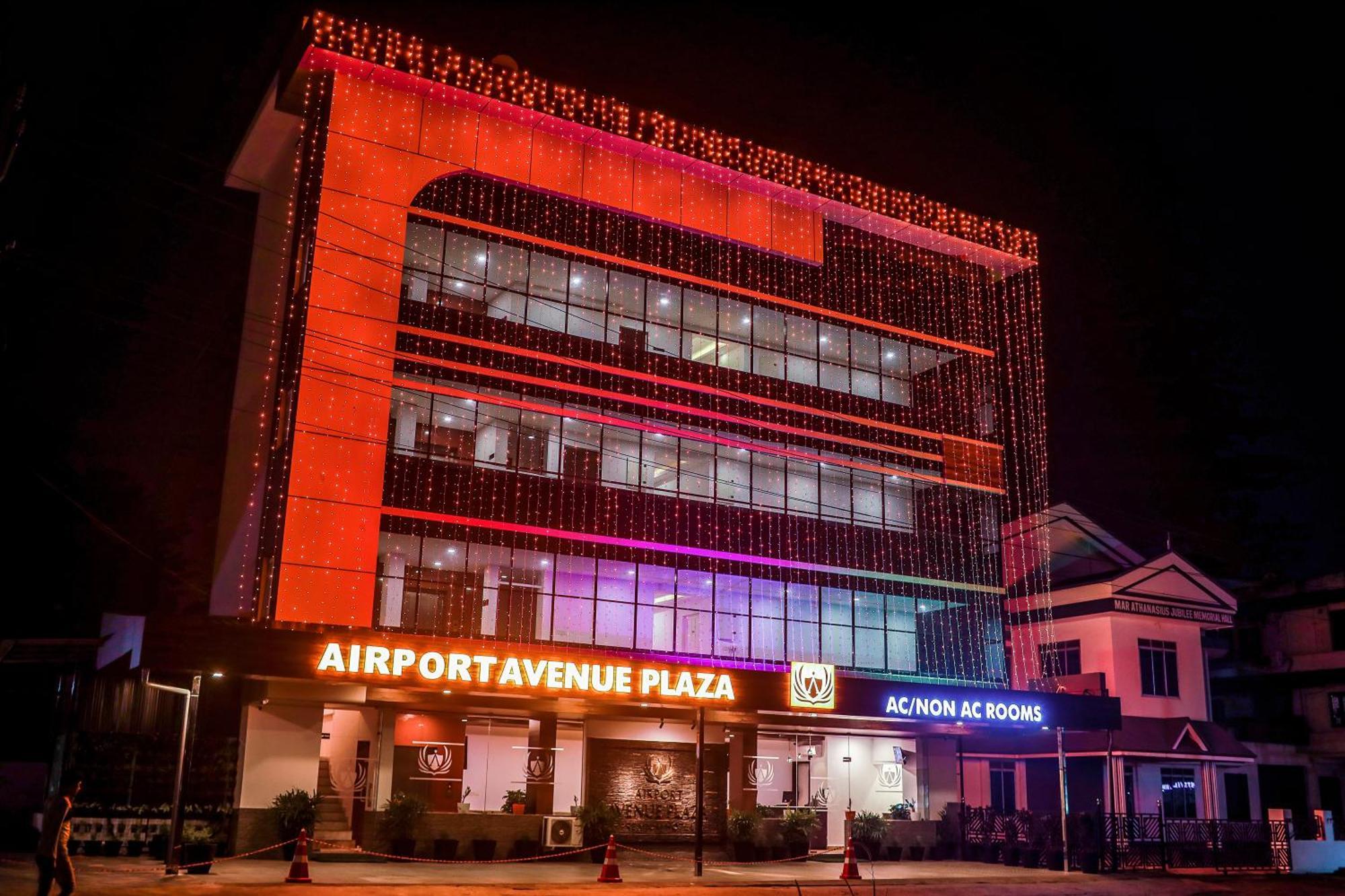 Airport Avenue Plaza Hotel Nedumbassery Exterior photo